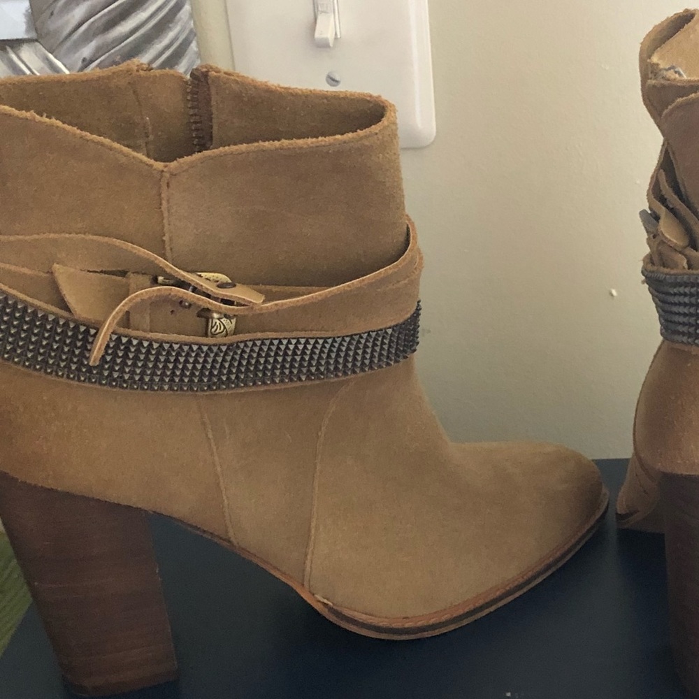 New Chinese Laundry tan suede rhinestone boot